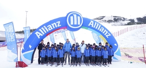 Allianz Türkiye ‘Dağ Gibi Arkanızdayız' projesiyle Palandöken'de kız çocuklarını kayak sporuyla tanıştırdı