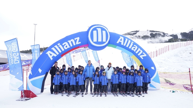 Allianz Türkiye 'Dağ Gibi Arkanızdayız' projesiyle Palandöken'de kız çocuklarını kayak sporuyla tanıştırdı