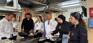 İstiridye mantarları gastronomi öğrencilerine tanıtıldı