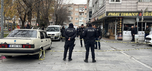 Kayseri'de hırdavatçı, sokakta gördüğü 3 kişiyi bıçakladı