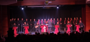 İnegöl Belediyesi THM Gençlik Korosu'ndan kulakların pasını silen konser