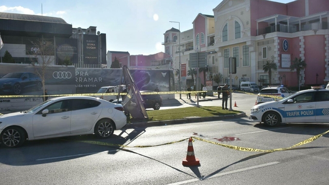 İzmir'de otomobilin çarptığı yaya öldü