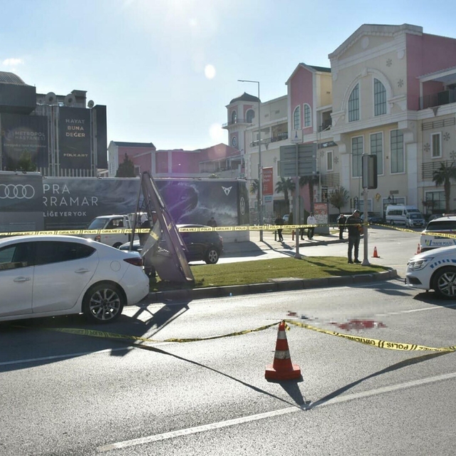 İzmir'de otomobilin çarptığı yaya öldü