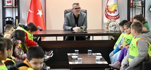 Seydişehir Belediye Başkanı Ustaoğlu, minik misafirlerini ağırladı