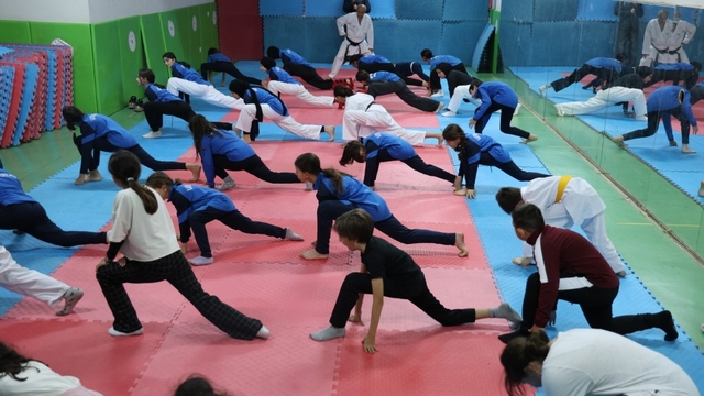 Kartepe'de çocuklara ücretsiz spor eğitimi