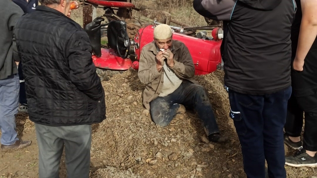 Cenaze aracı ile traktör çarpıştı: 4 yaralı