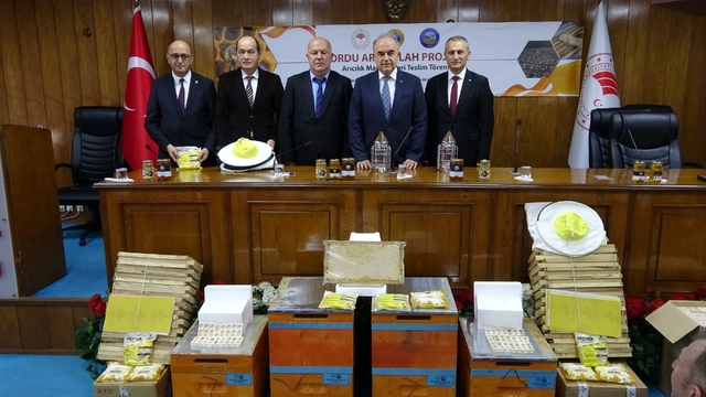 Ordu'da arıcılara malzeme desteği