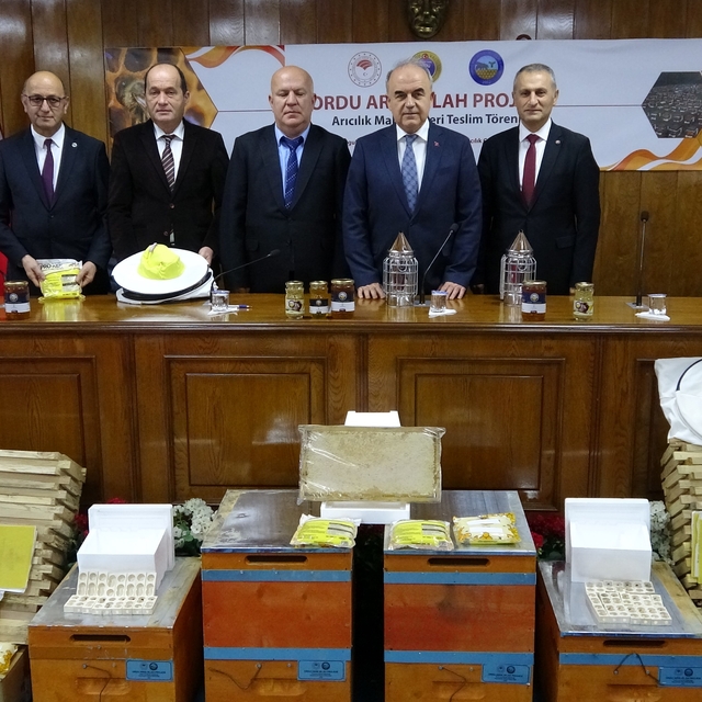 Ordu'da arıcılara malzeme desteği