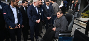 Kahramanmaraş'ta engelli vatandaşlara akülü sandalye ve elektrikli motor desteği