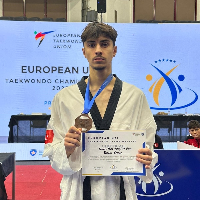 Emir Perçin bronz madalyanın sahibi oldu