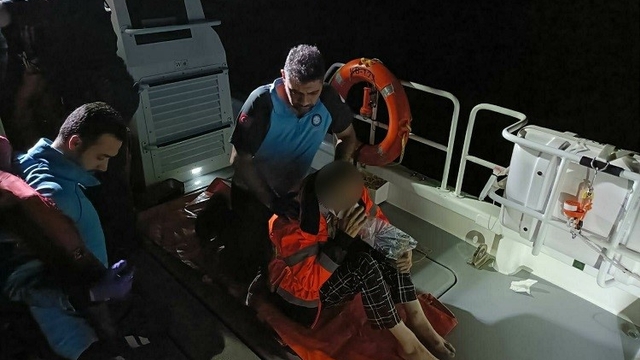 Ayvacık açıklarında ticari gemide yarlanan şahısın tıbbi tahliyesi yapıldı