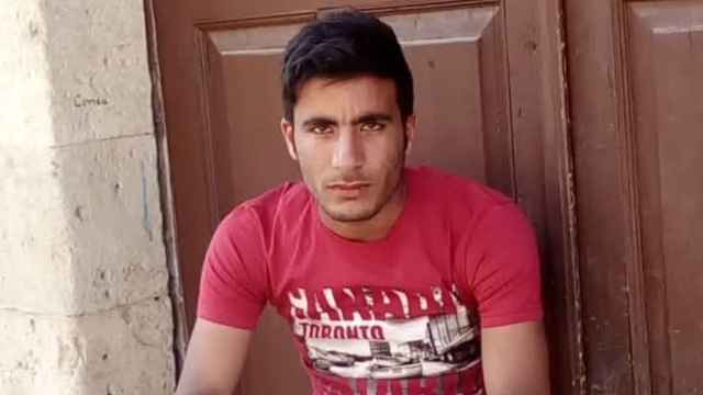 Kamyonla geri manevra yaparken kardeşini ezerek ölümüne neden oldu