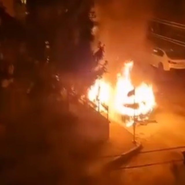 Bursa'da seyir halinde yanan otomobil alev topuna döndü