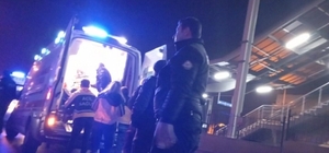 Bursa'da gece saatlerinde eğlence mekanı önünde silahlı kavga: 1'i ağır, 2 yaralı