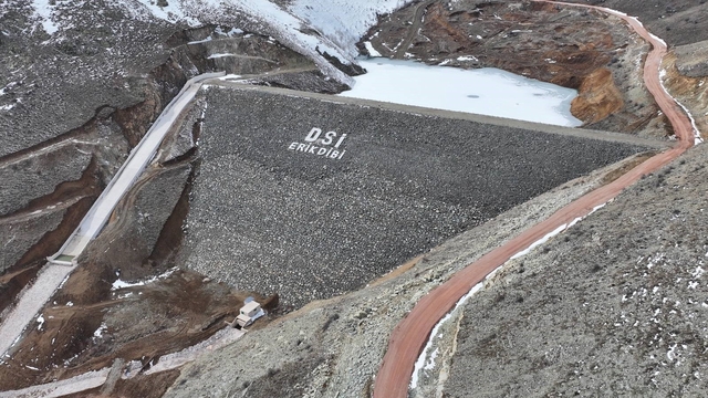 Erikdibi Göleti inşaatında çalışmalar sürüyor