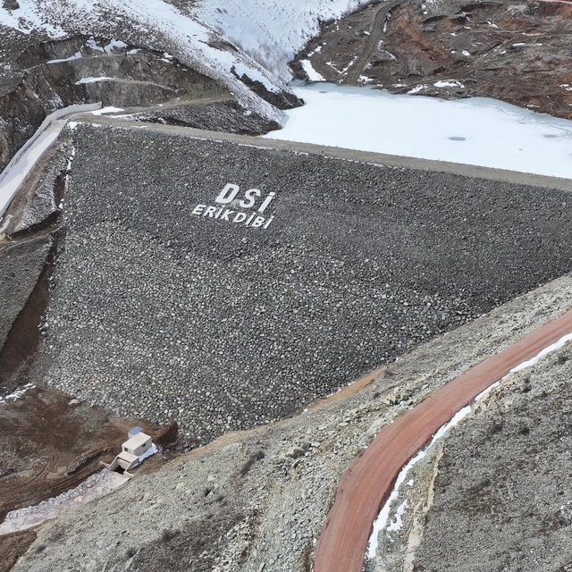 Erikdibi Göleti inşaatında çalışmalar sürüyor