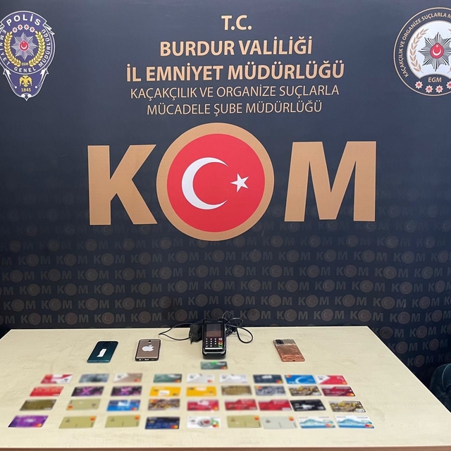 Burdur'da tefecilik operasyonu: 3 gözaltı
Çok sayıda farklı kişilere ait kr...