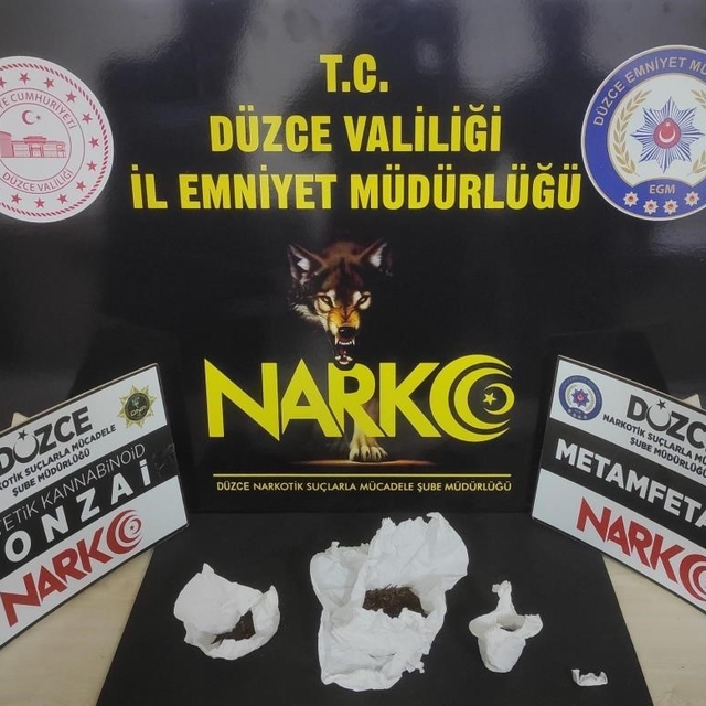 Düzce'de uyuşturucu satıcısı 3 kişi tutuklandı