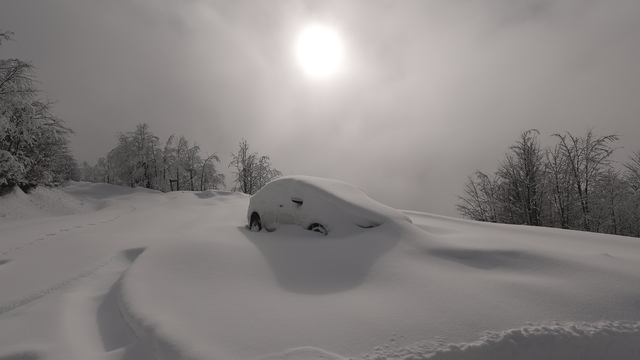 Deniz manzaralı yaylada kar güzelliği