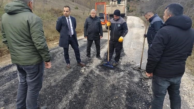 Kaymakam Uçar, Yenipazar'da yol onarım çalışmalarını inceledi