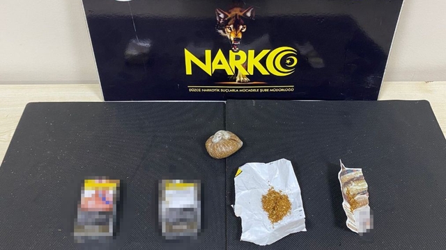 Uyuşturucu taciri köydeki evinde suçüstü yakalandı