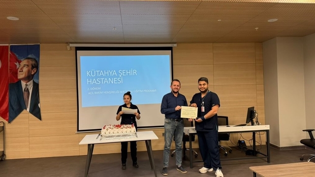 Kütahya Şehir Hastanesi'nde 'Acil Bakım Hemşireliği Eğitimi' tamamlandı