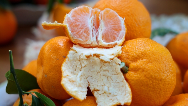 En ucuz meyve  mandalina: Dalında 3, pazarda 5 lira