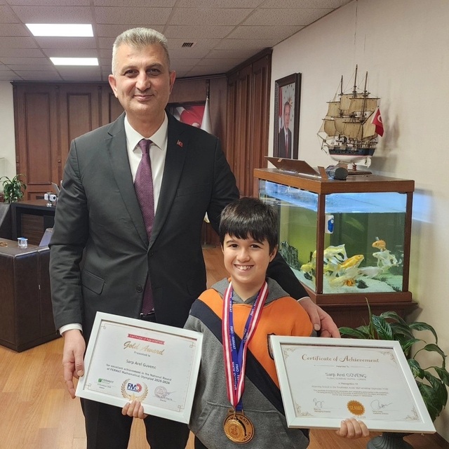 İlkokul öğrencisi, matematik olimpiyatlarında 3 altın madalya kazandı