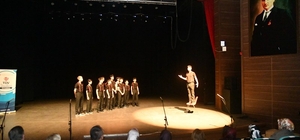 Tekirdağ'da "Altın çağ" adlı tiyatro oyunu sahnelendi