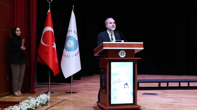 Niğde Ömer Halisdemir Üniversitesinde 39 diş hekimi öğrencisi beyaz önlük giydi