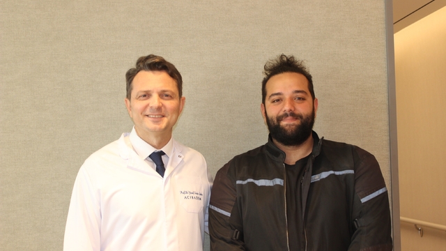 Genç motokurye bağırsak kanserinden ameliyat olmadan kurtuldu