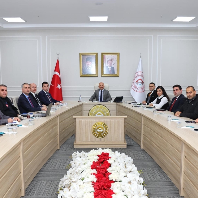 Vali yardımcılarıyla değerlendirme toplantısı  yapıldı