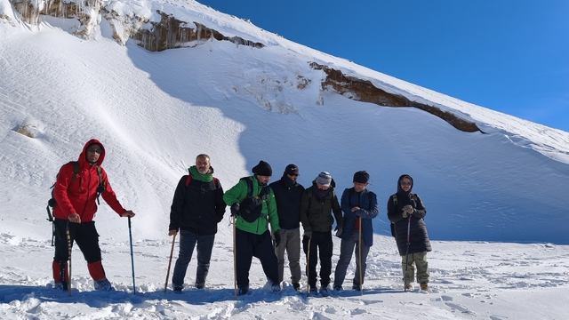 Harrut Yaylasına karlı yolda 4 saatlik tırmanış