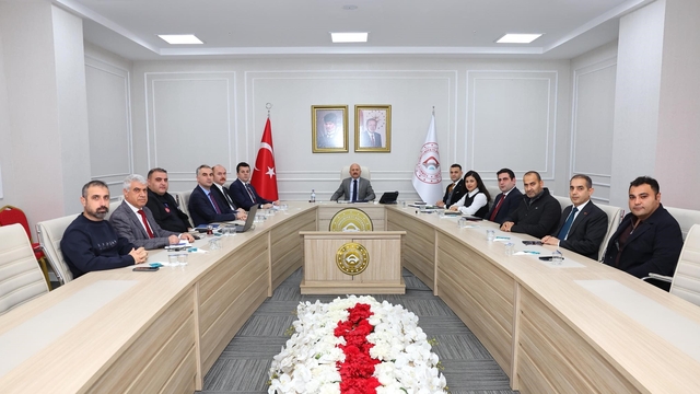 Vali yardımcılarıyla değerlendirme toplantısı  yapıldı