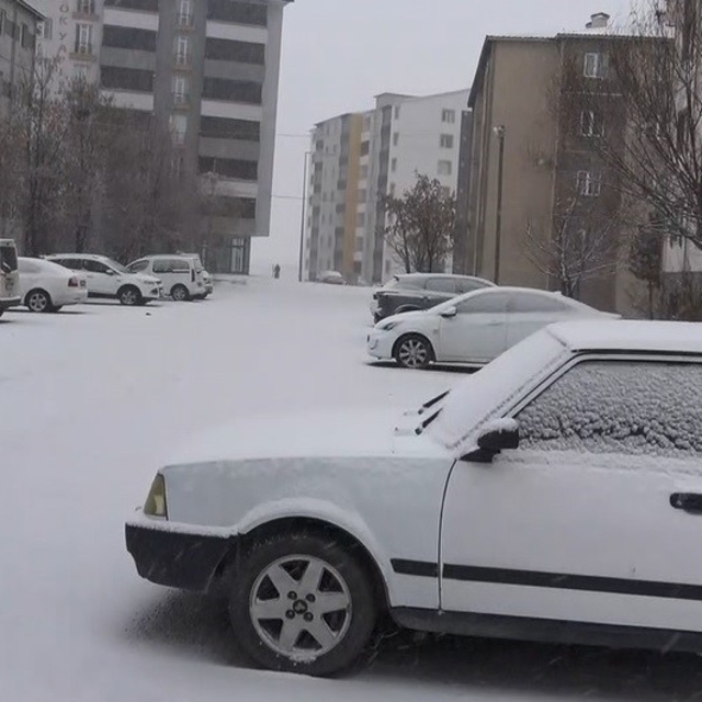 Bitlis'te kar yağışı