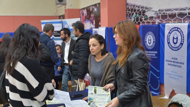MSKÜ, Aydın'da geleceğini planlayan gençlerle bir araya geldi