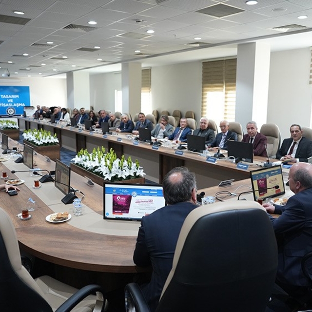 Rektör Prof. Dr. Ahmet Demir senato üyeleriyle bir araya geldi