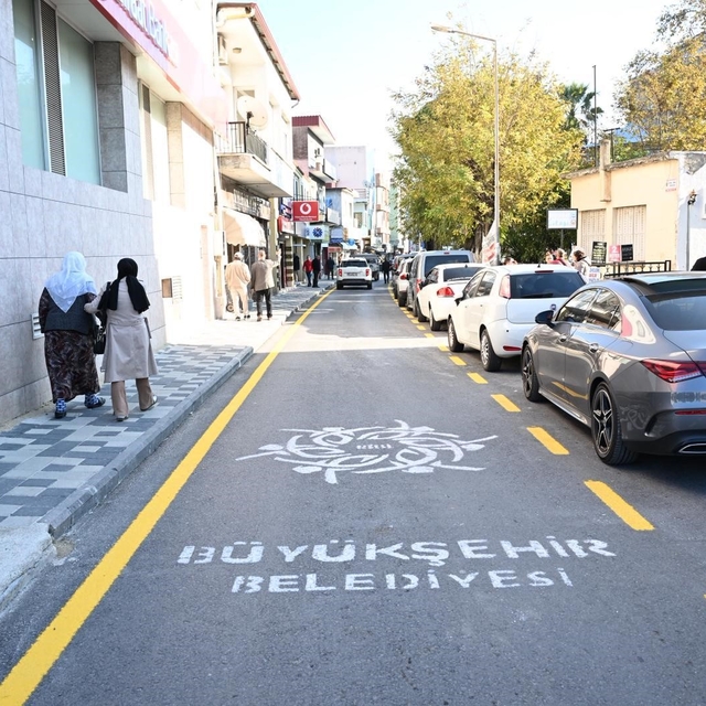 Aydın Büyükşehir Belediyesi yol yapım ve yenileme çalışmalarını sürdürüyor