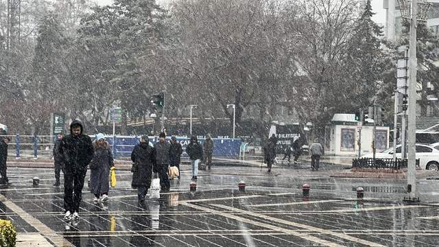 Kayseri'de kar yağışı etkili oldu