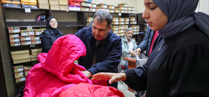 Gönüllü öğretmenler destek için yetim ve öksüz çocuklar ile hayırseverler arasında köprü oldu