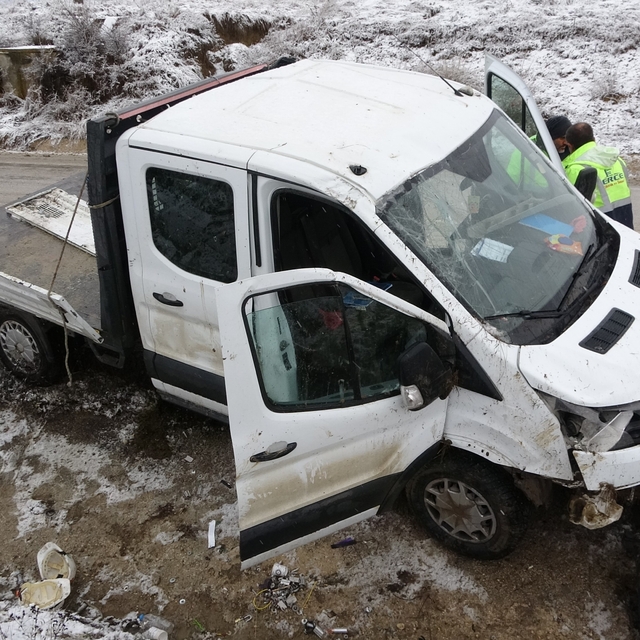 Kastamonu'da işçileri taşıyan kamyonet yan yattı: 7 yaralı