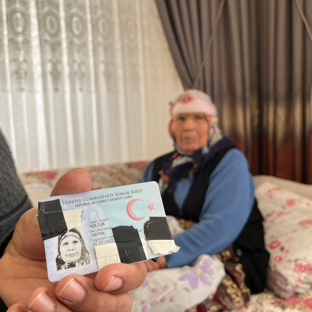 Bir garip yaş bilmecesi
Nüfusta 113 yaşında olan Havva Koltuk, ablasından 1...