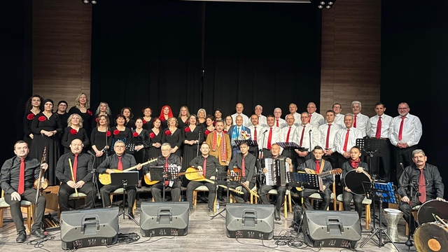 Eskişehir'de 'Türkülerle ısınan gece' 'Türk Halk Müziği Konseri' yoğun ilgi gördü