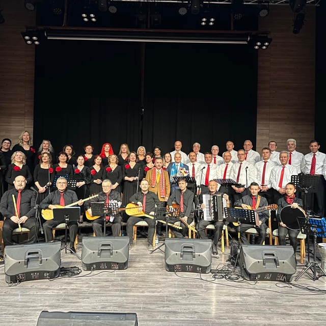 Eskişehir'de 'Türkülerle ısınan gece' 'Türk Halk Müziği Konseri' yoğun ilgi...