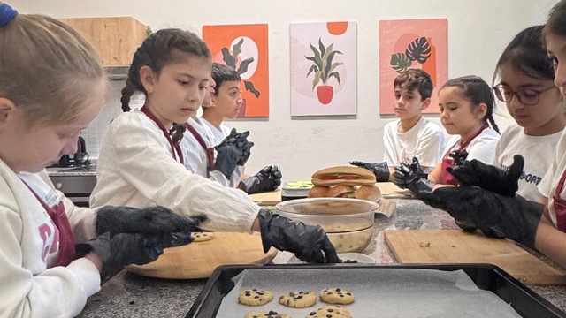 Kartepe'deki ilkokulda "Türkiye Yüzyılı Maarif Modeli" ile çok yönlü eğitim