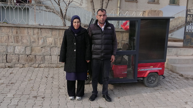 DHA haber yapmıştı; görme engelli eşini iş yerine götüren kadının isteği gerçek oldu