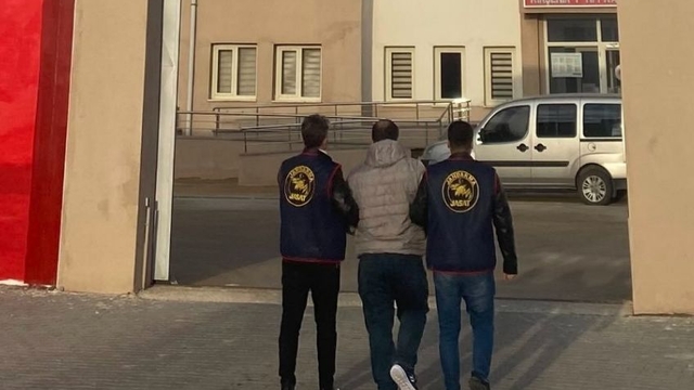 Kırşehir'de 3 yıl 1 ay kesinleşmiş hapis cezası bulunan firari yakalandı