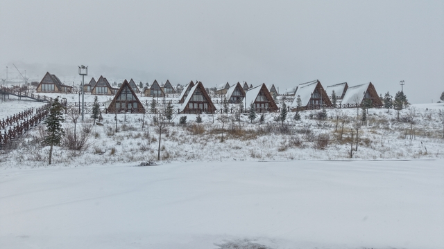 Yıldız Dağı, kar yağışıyla beyaza büründü