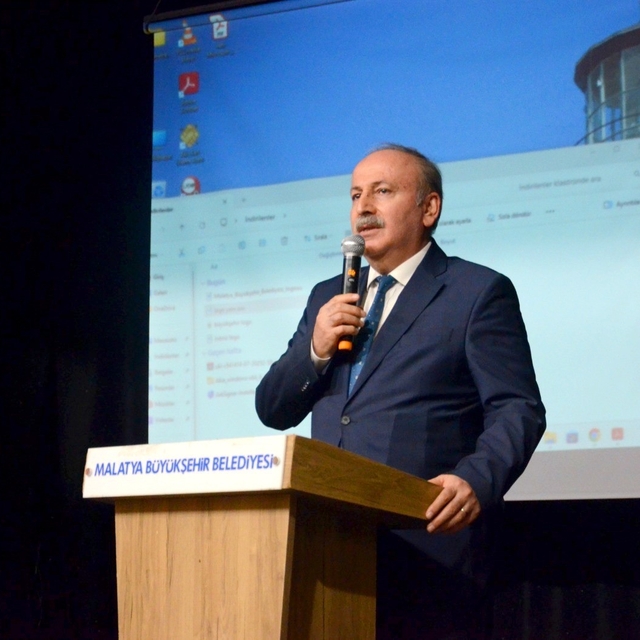 Büyükşehir personellerine hizmet içi eğitimi düzenledi