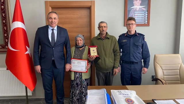 Denizli'de 3 kadın gayrimenkulünü jandarmaya bağışladı